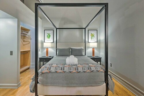 Апартаменты Bright Savannah Loft in Historic District! в Саванне