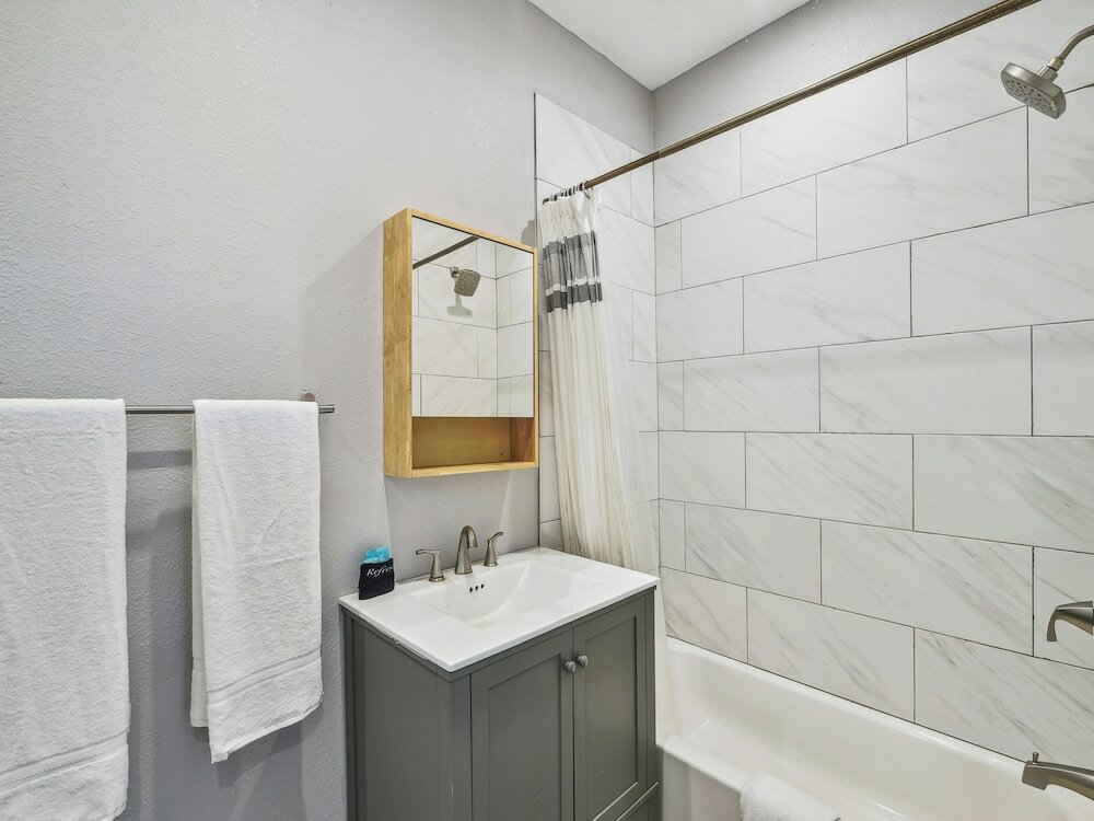 Фото Sand and Sun Beachfront