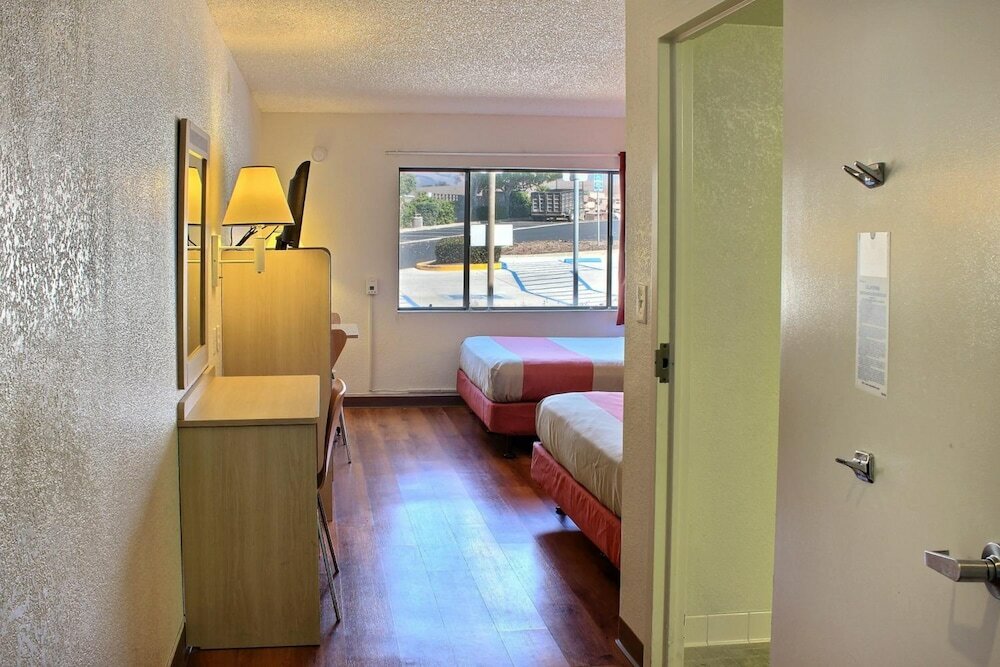 Фото Motel 6 San Simeon, Ca - Hearst Castle Area