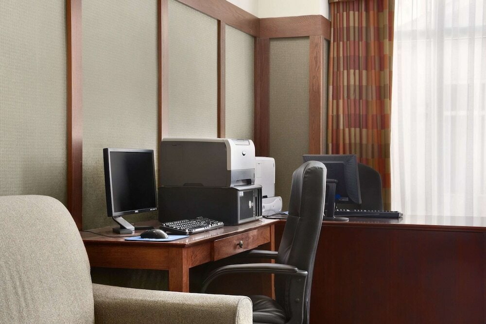 Фото Hampton Inn & Suites Providence/Warwick-Airport