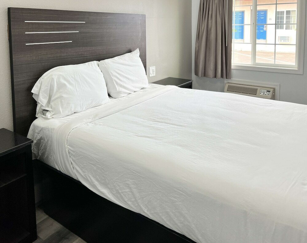 Фото Motel 6 Santa Cruz, Ca