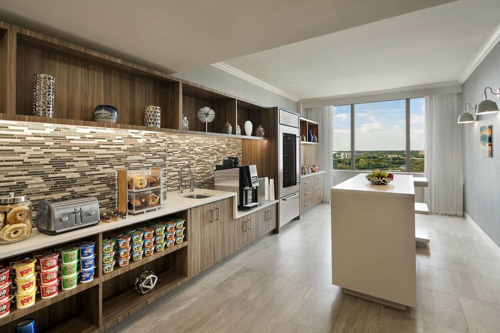 Фото Delta Hotels by Marriott Richmond Downtown