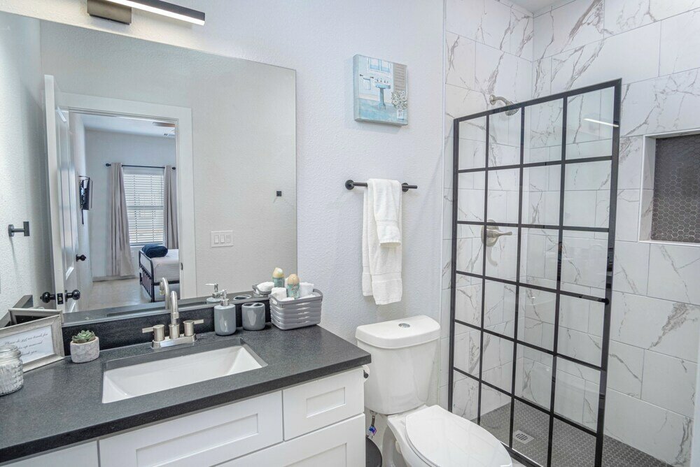 Фото State-of-the-art 3br/2.5ba Home Next to Downtown