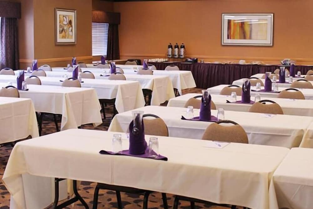 Фото Crystal Inn Hotel & Suites Midvalley