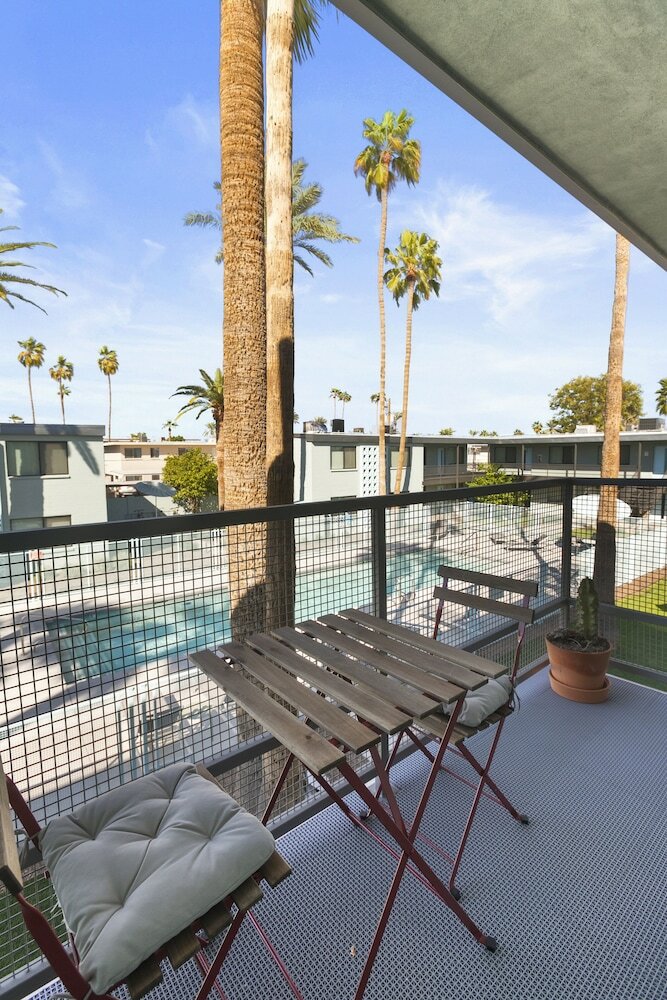 Фото Primo Old Town Location with Heated Pool