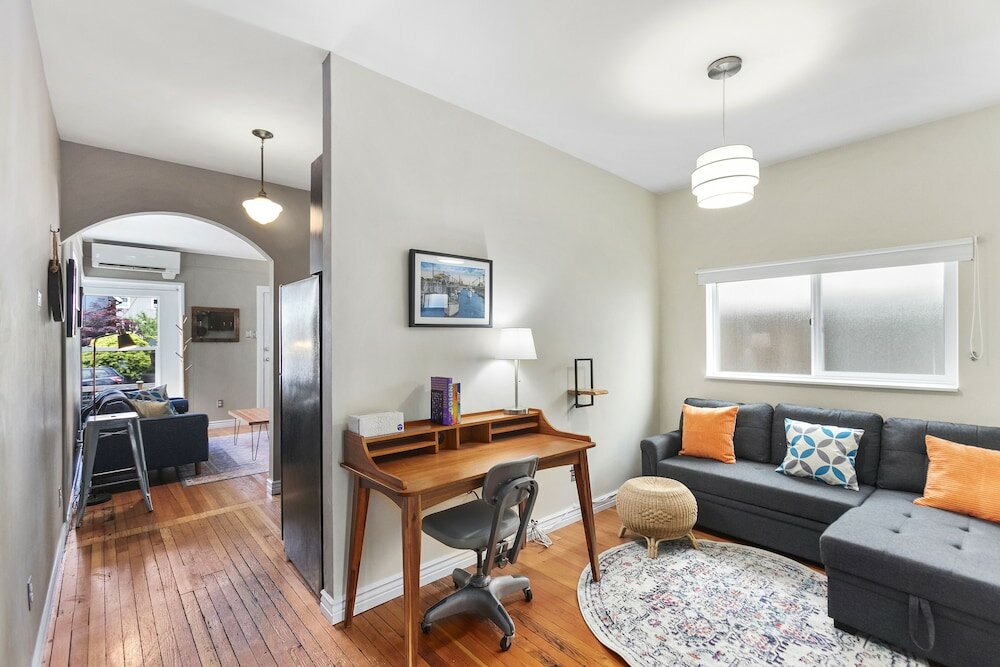 Фото Ballard Bungalow - Walk to Dt Ballard/Water