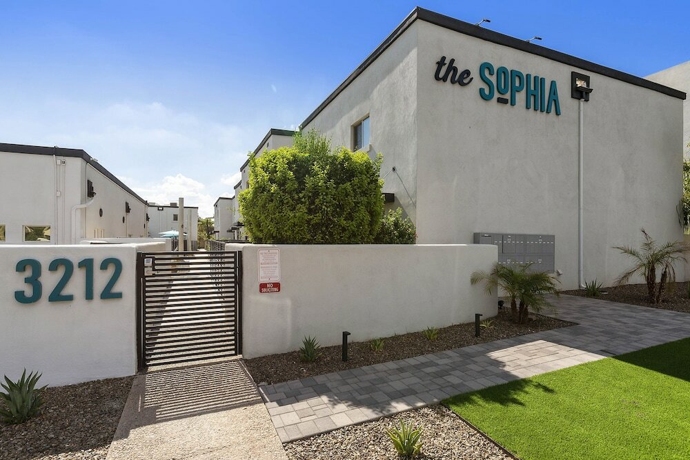 Фото отеля 1