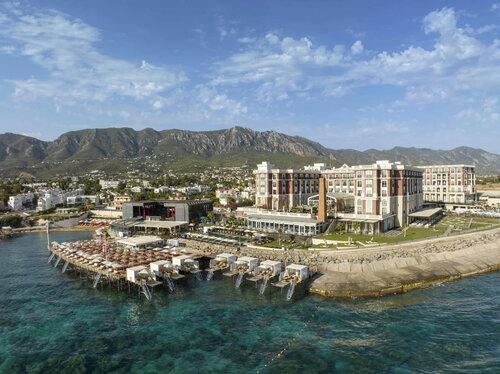 Внешний вид отеля Kaya Palazzo Resort & Casino в Агиосе Георгиосе, фото 3