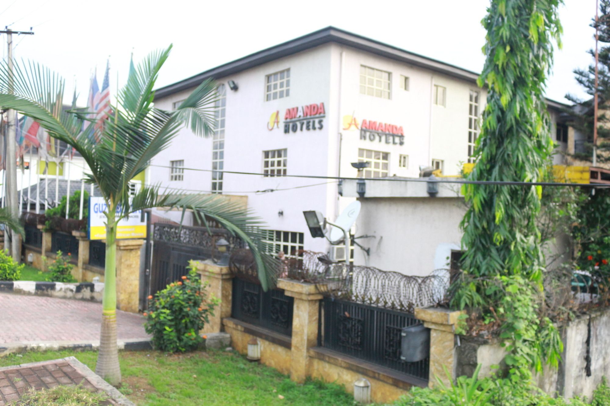 Фото отеля 2