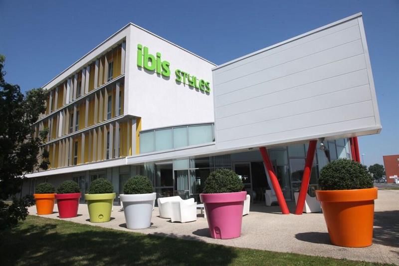 Фото ibis Styles Nantes Reze Aéroport