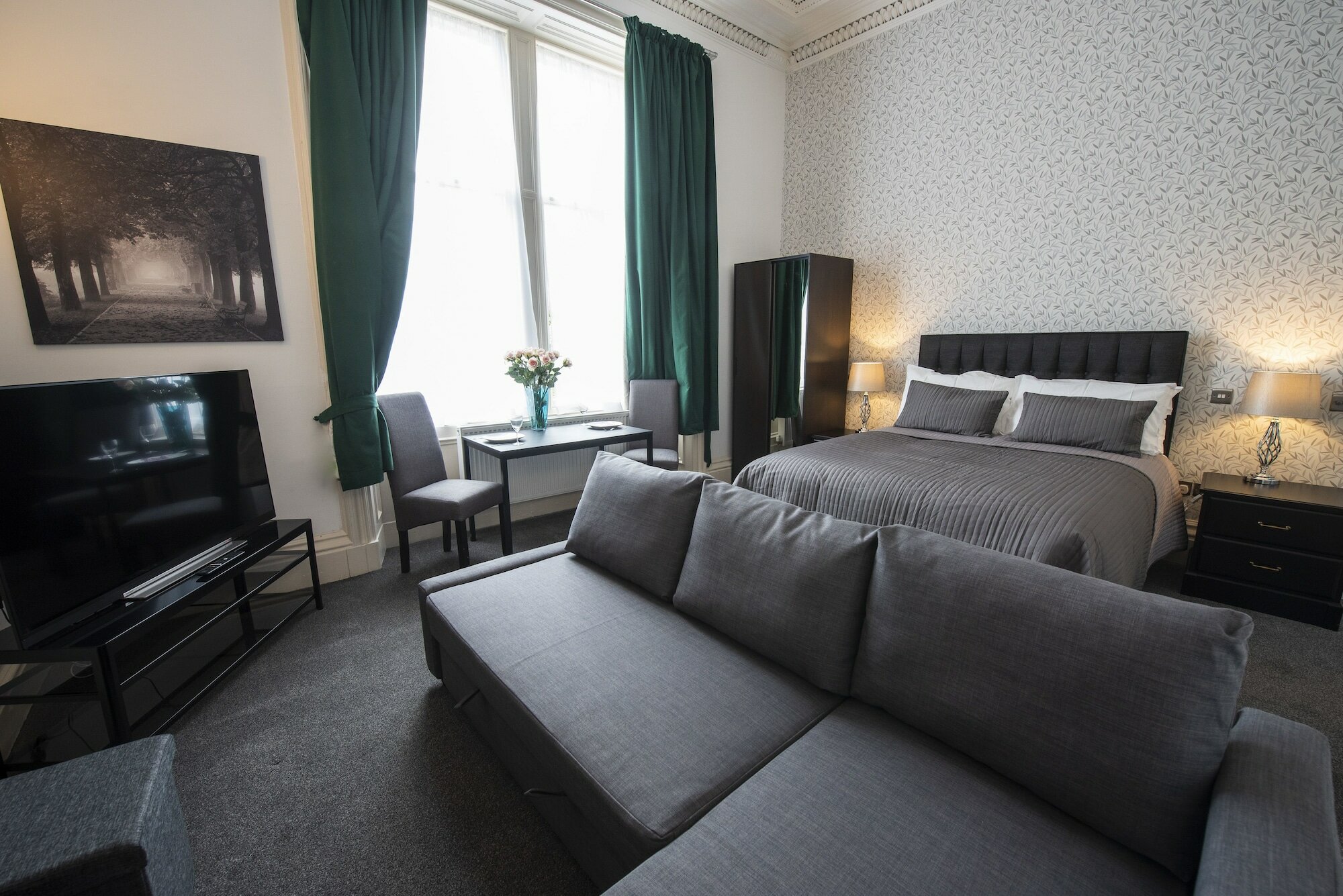 Фото Grosvenor Suites