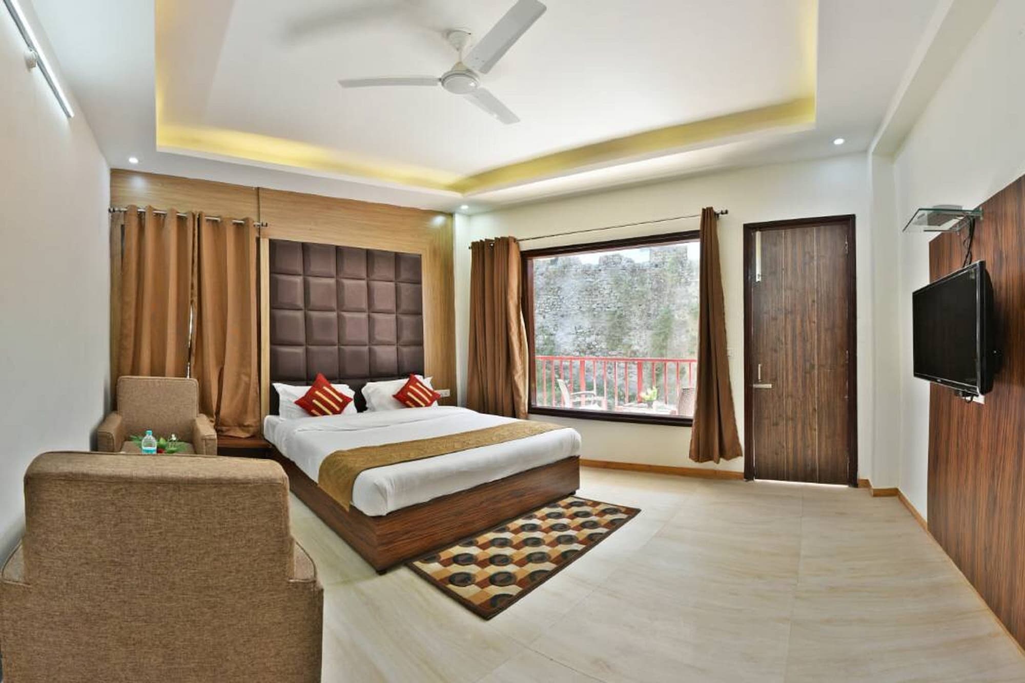 Фото Bear Valley Resort Dalhousie