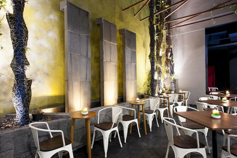 Фото MaxOneHotels at Dharmahusada - Surabaya