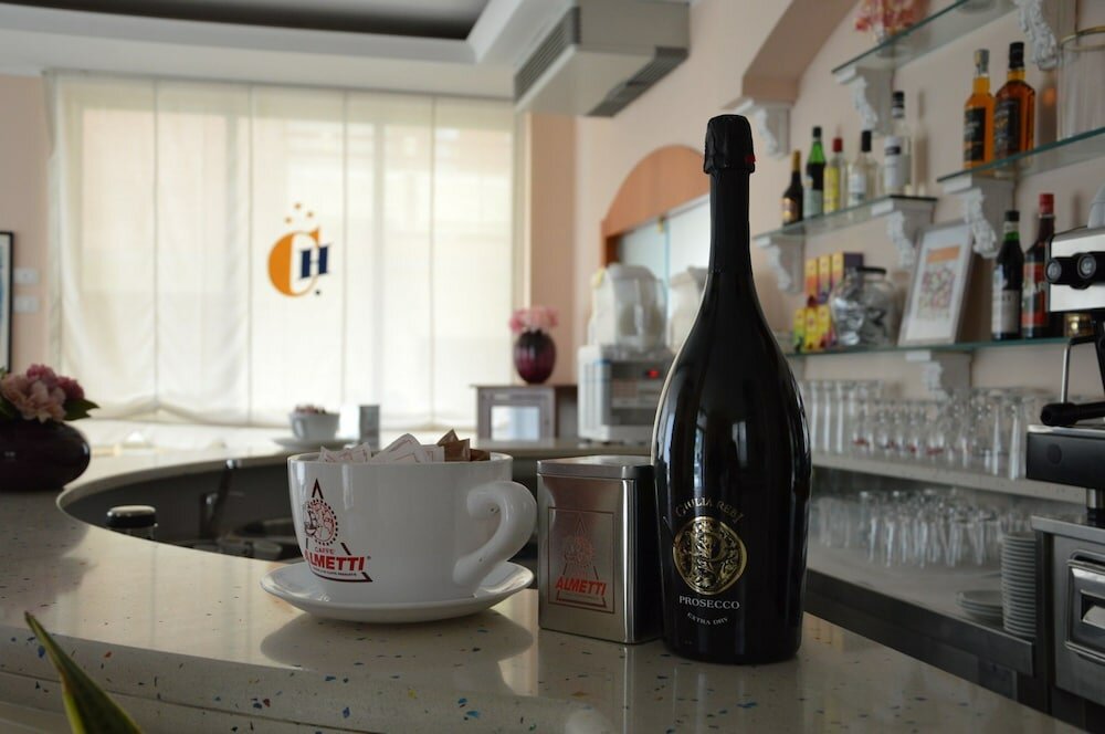 Фото Hotel Carol