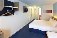 Фото Redwings Lodge Wolverhampton