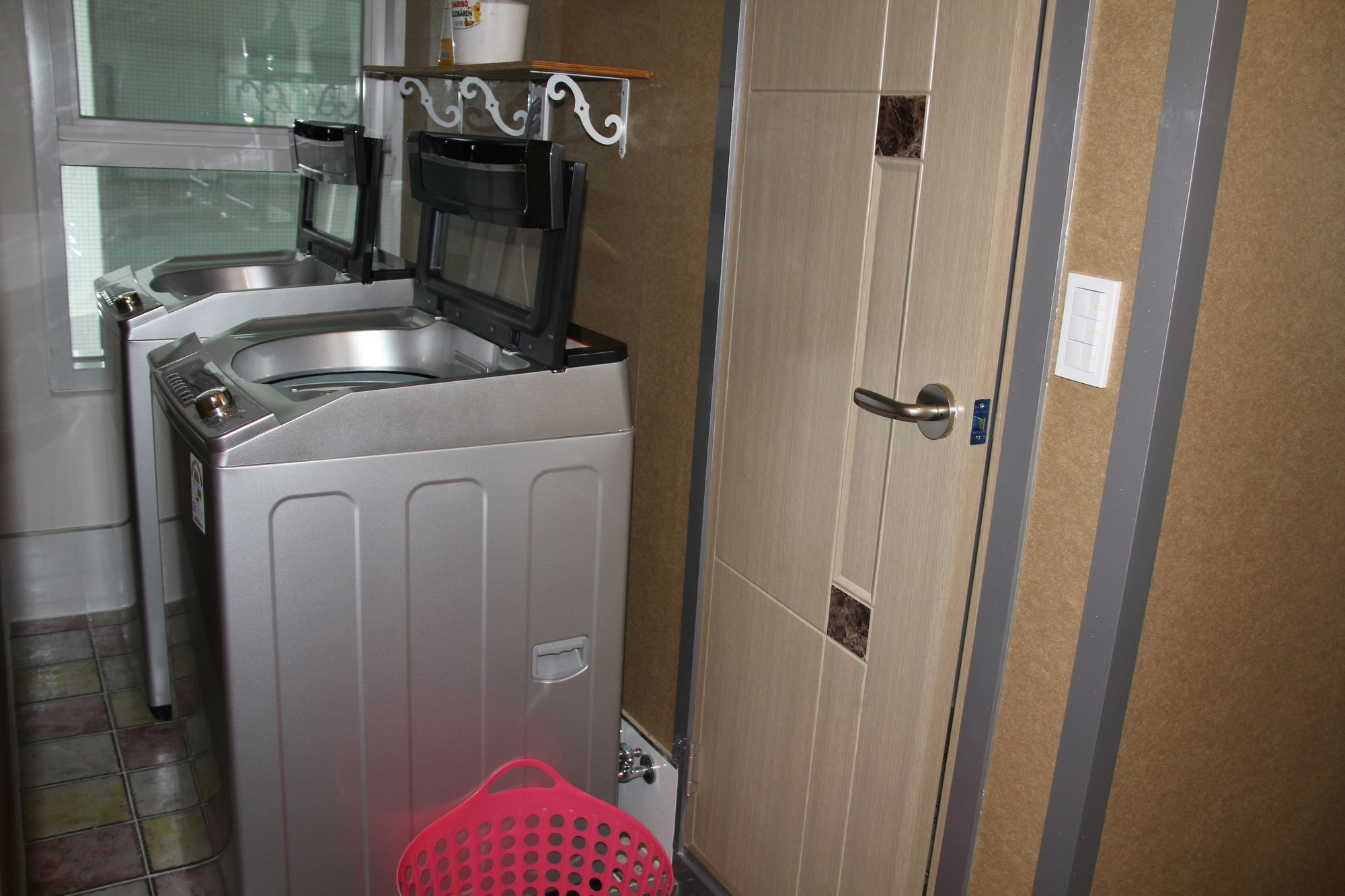 Фото Hyu+ Guest House - Hostel