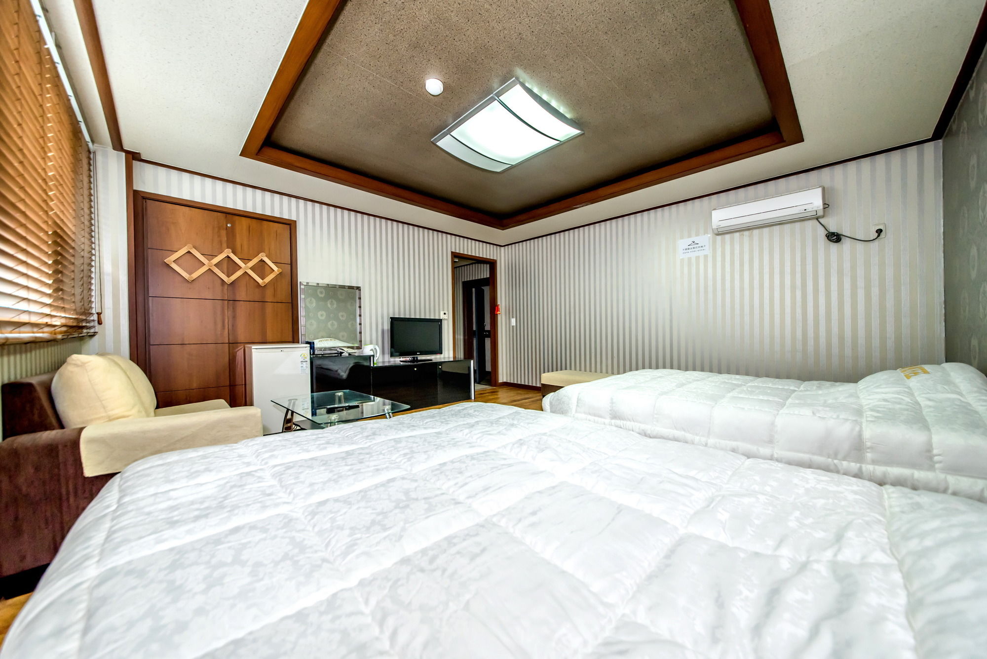 Фото Jeju International Hotel