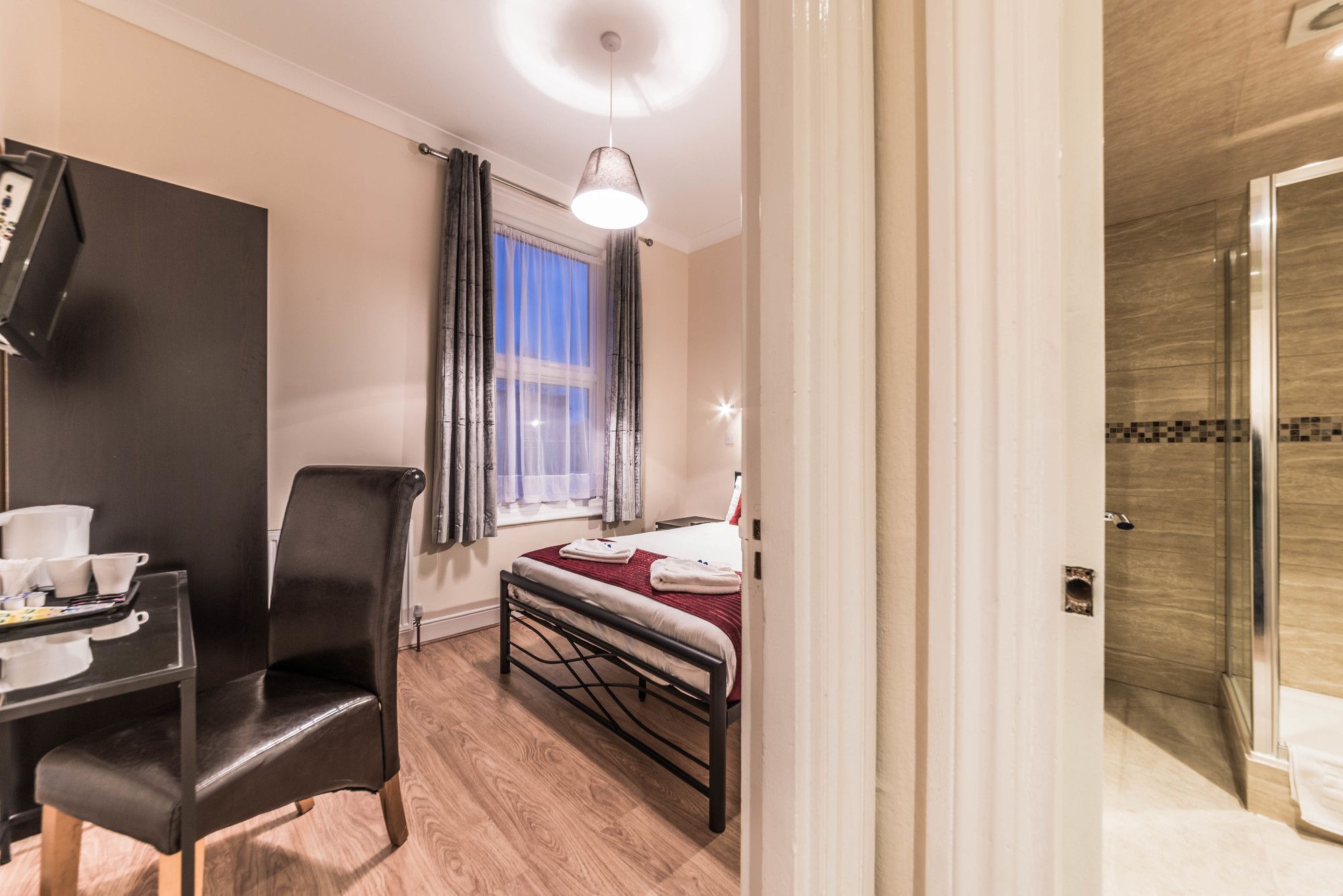 Фото Hellenic Hotel London by Saba