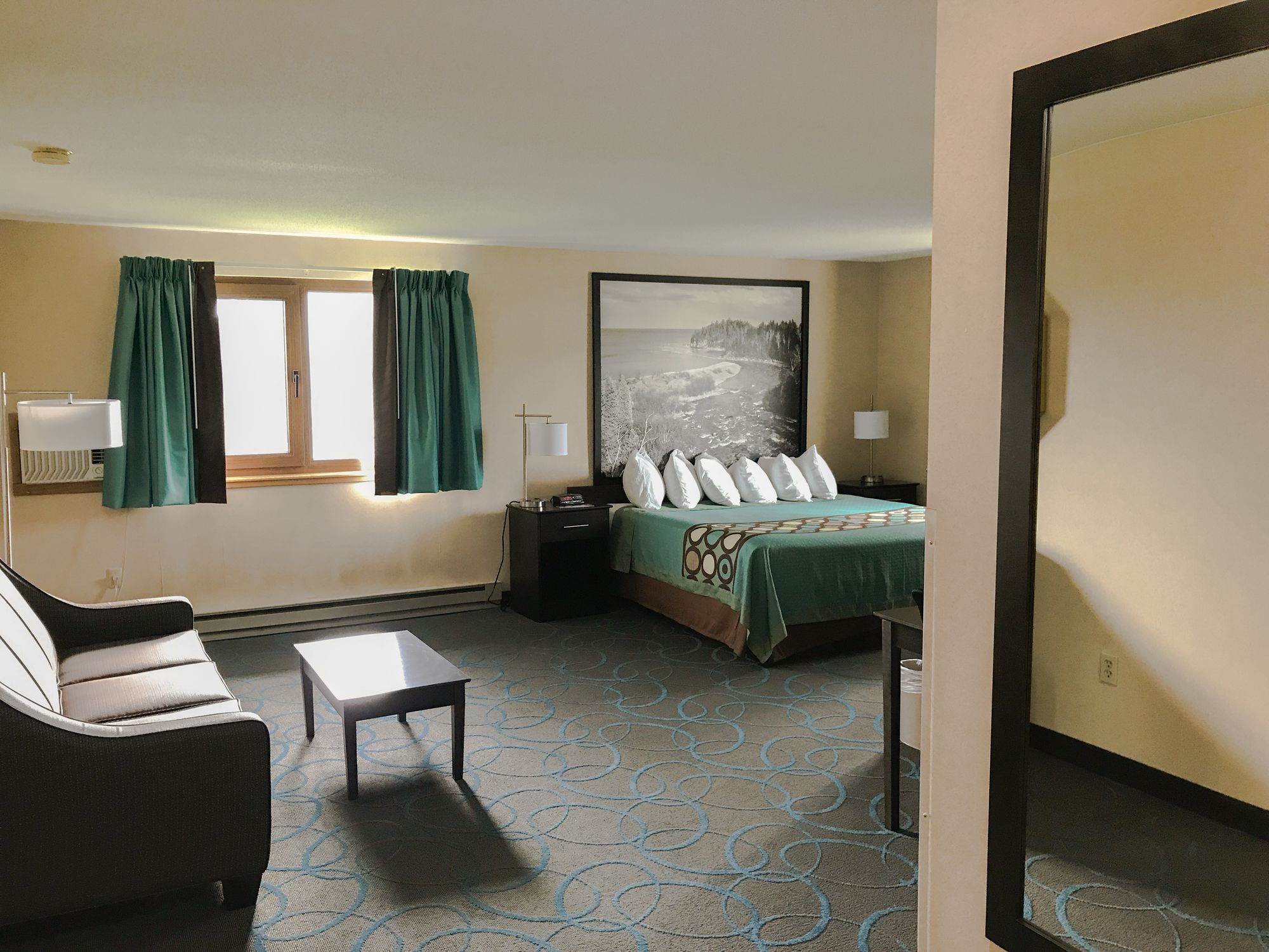 Фото Super 8 by Wyndham Duluth