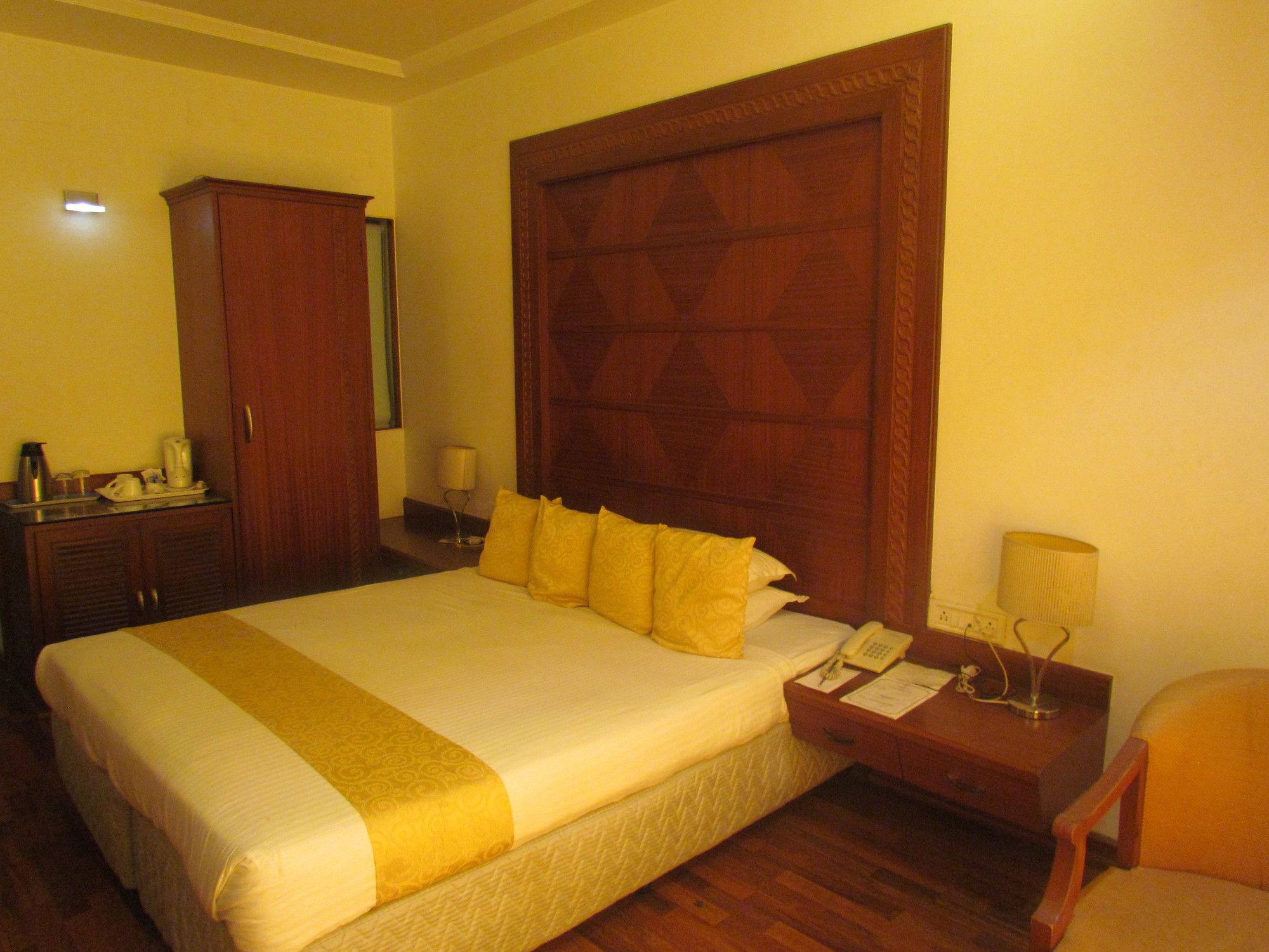 Фото Hotel Kohinoor Park