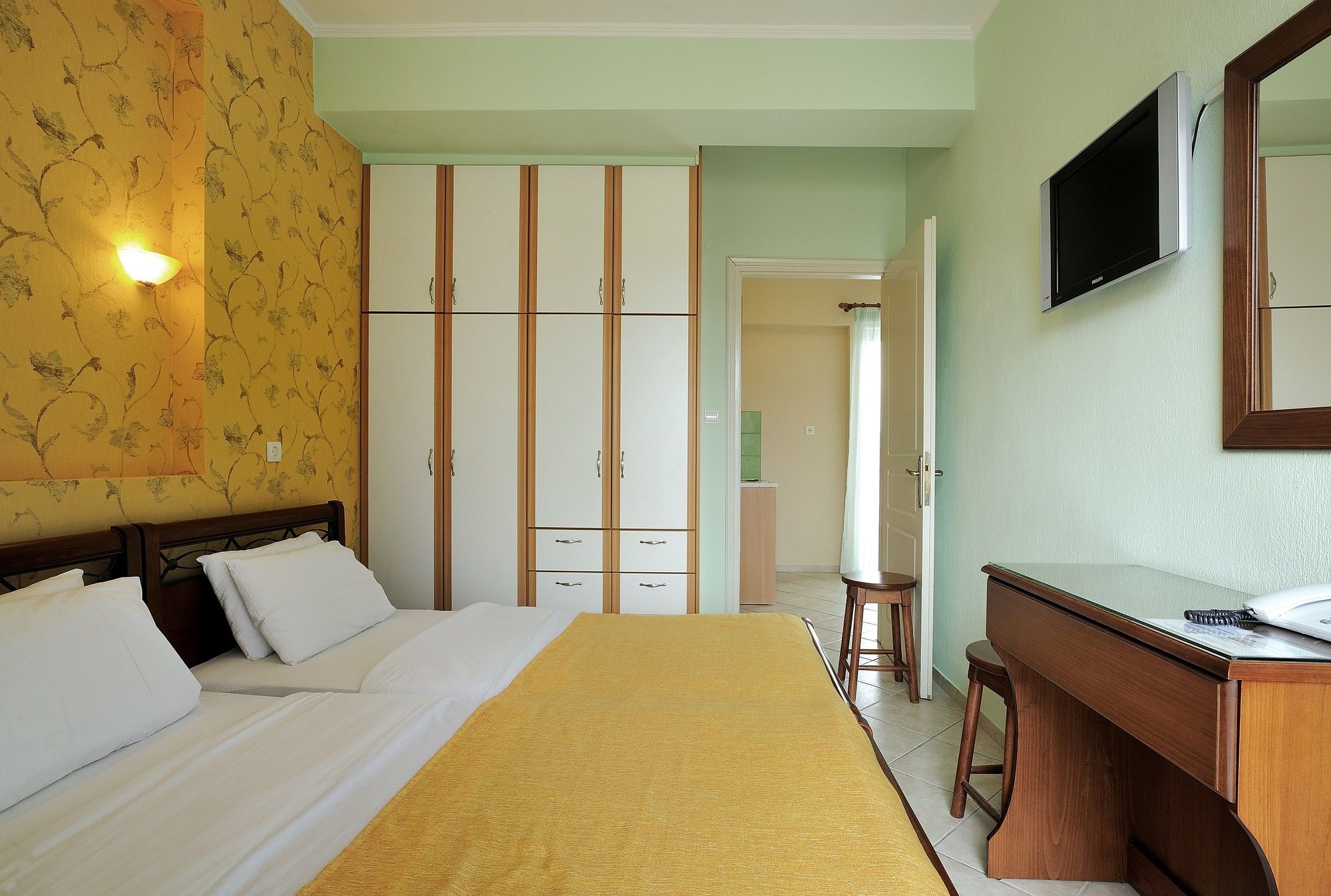 Фото Nantin Hotel Ioannina