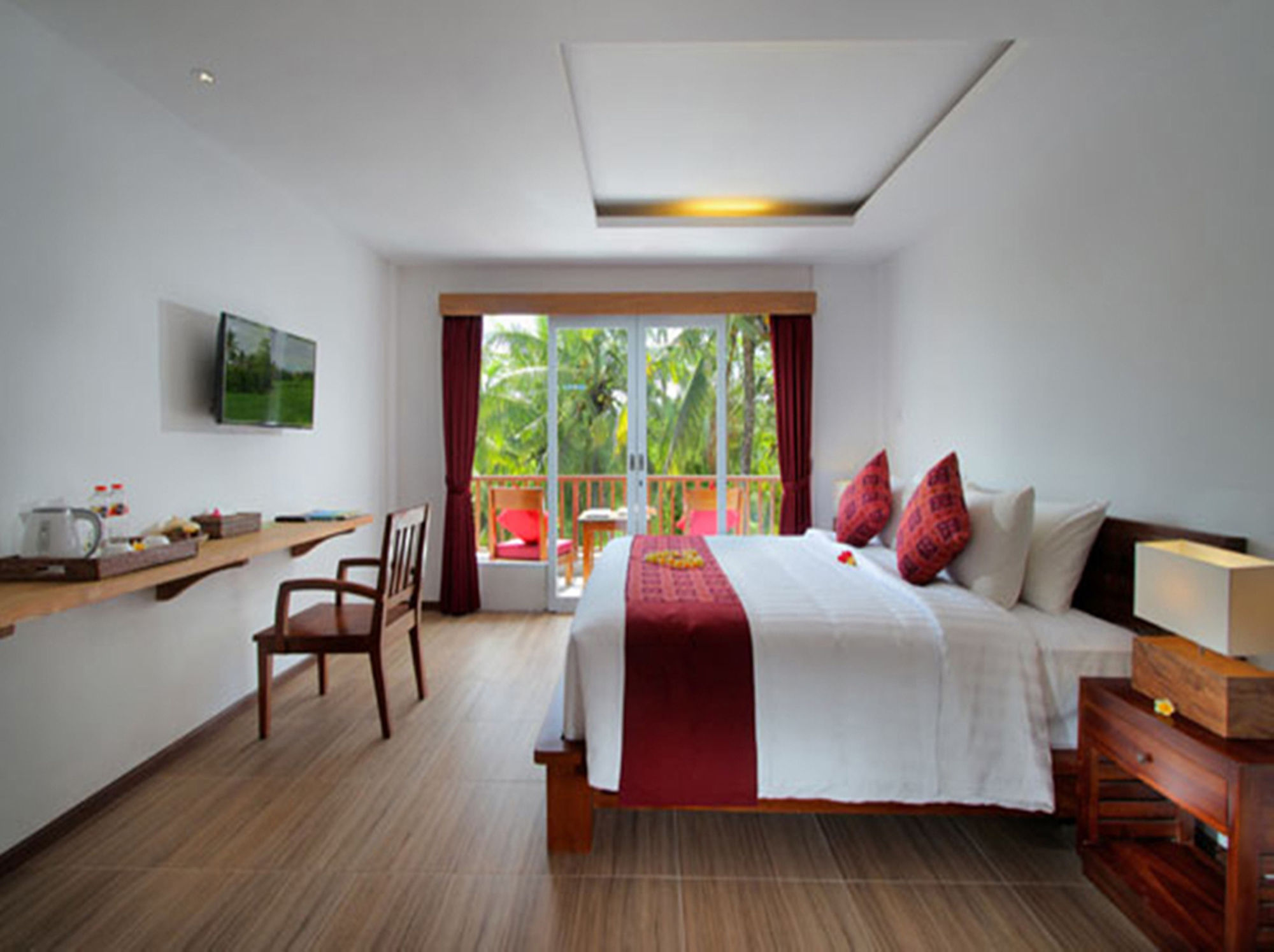 Фото Alam Sembuwuk Resort