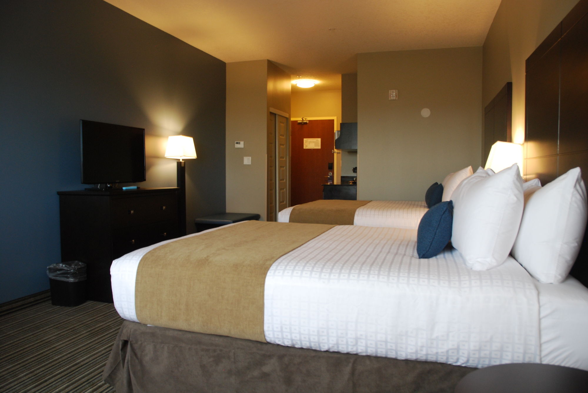 Фото Best Western Plus Fort Saskatchewan Inn & Suites