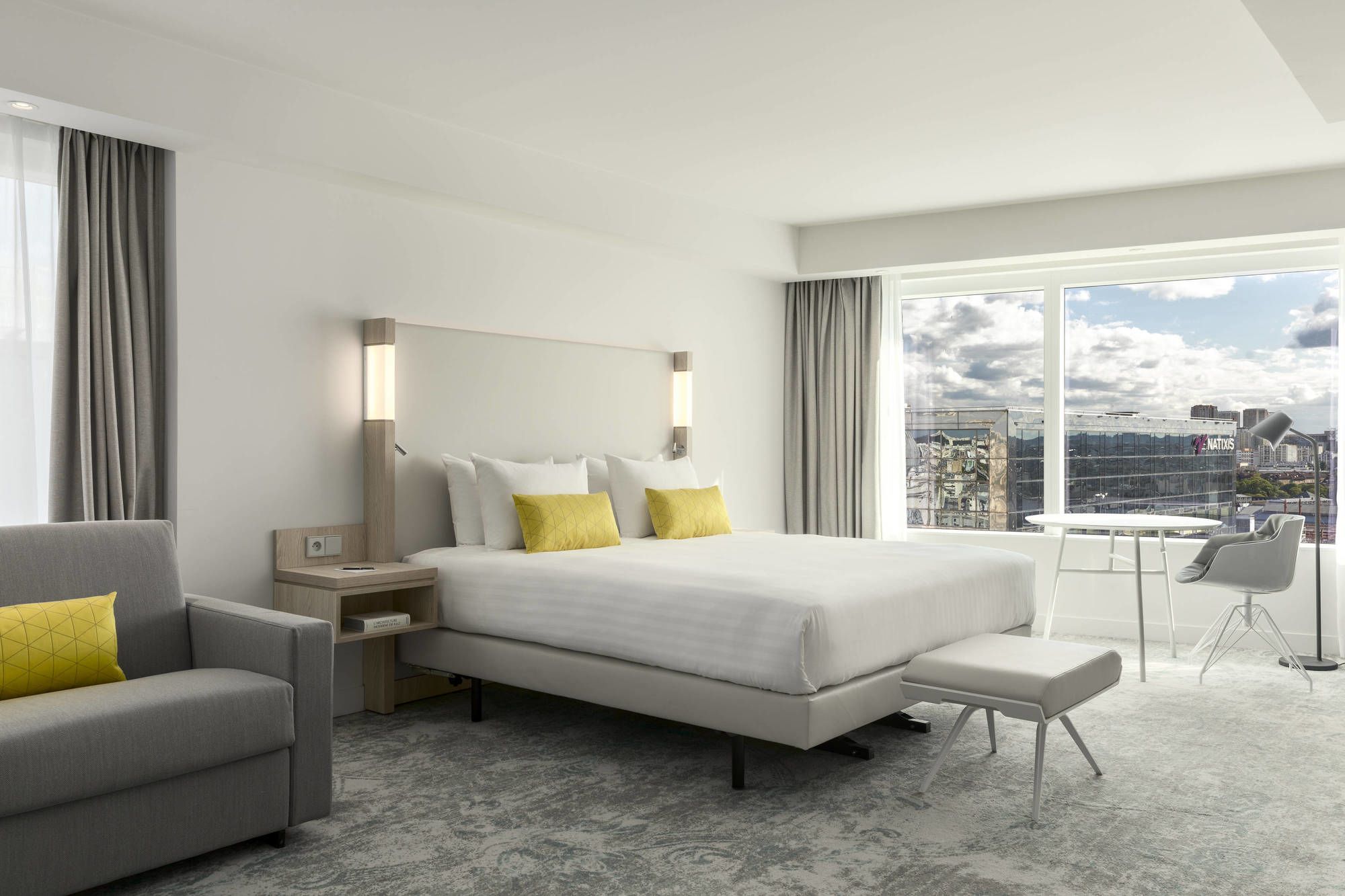 Фото Courtyard by Marriott Paris Gare de Lyon