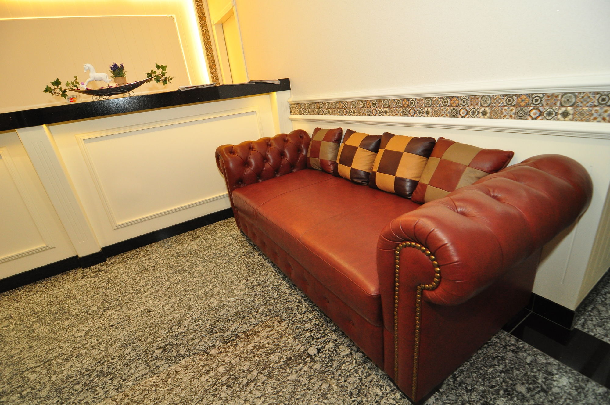 Фото 1 Million Hotel