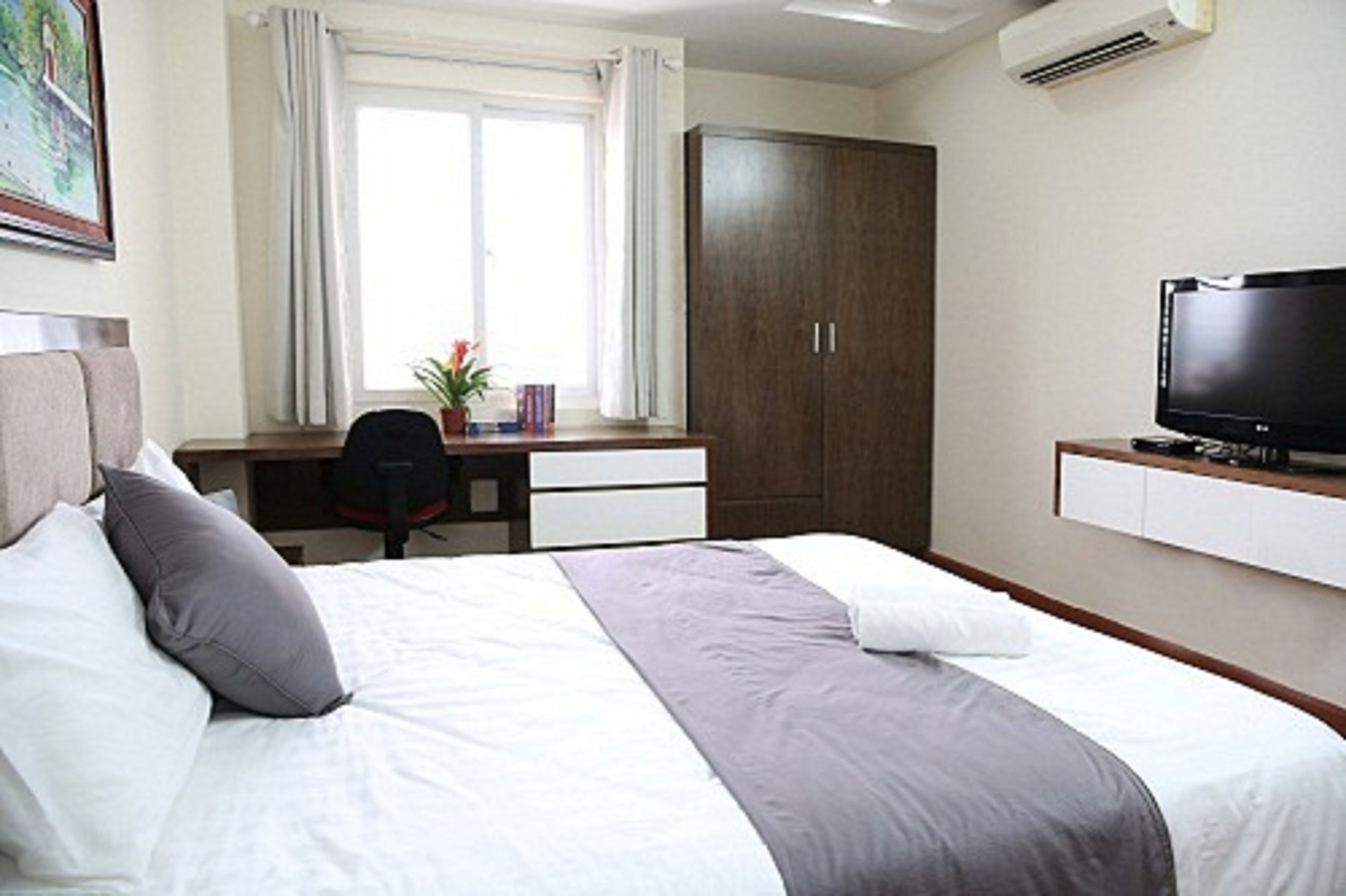 Фото V-house 1 Serviced Apartment