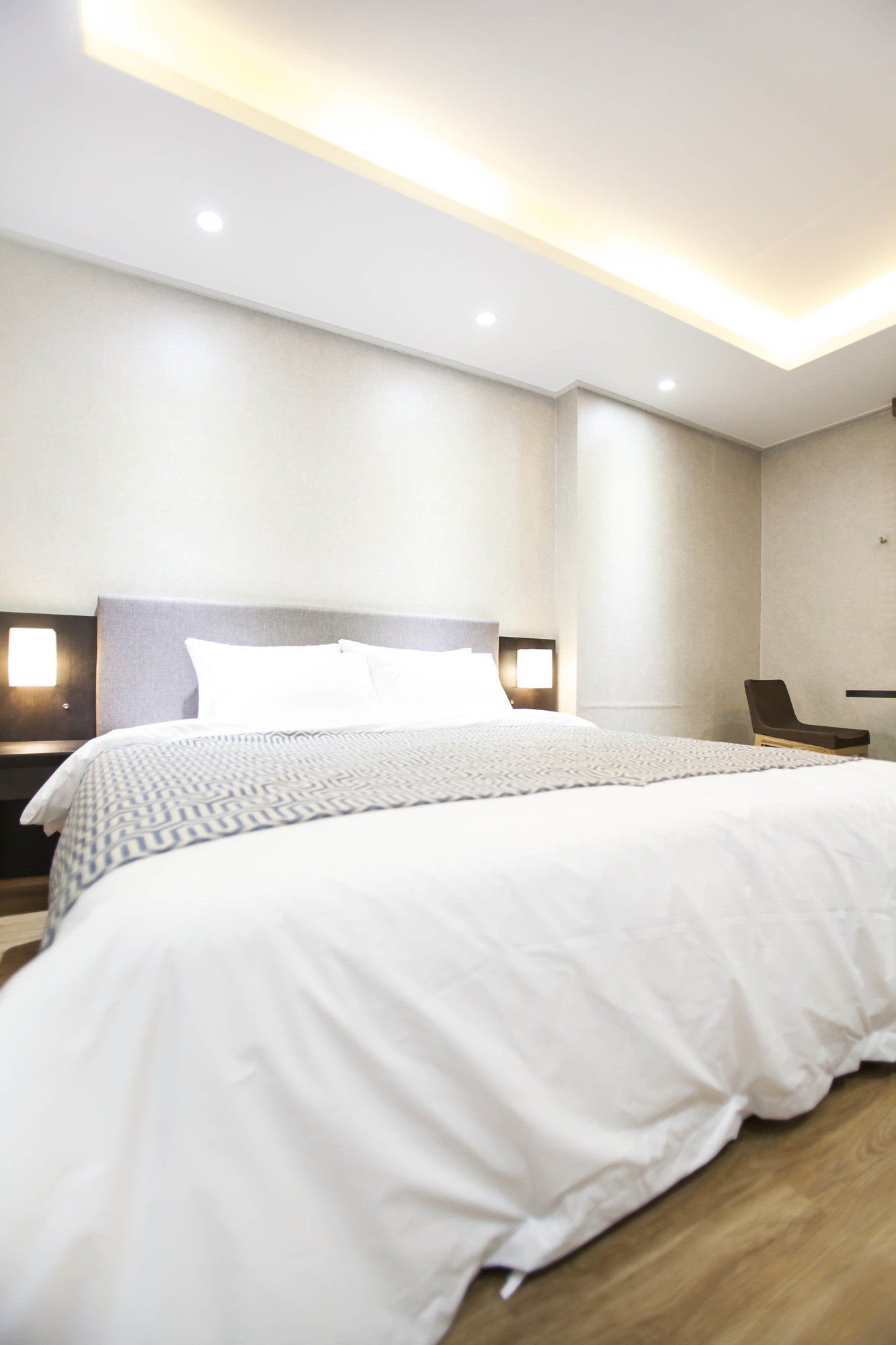 Фото I-CHECK Hyunjin Hotel