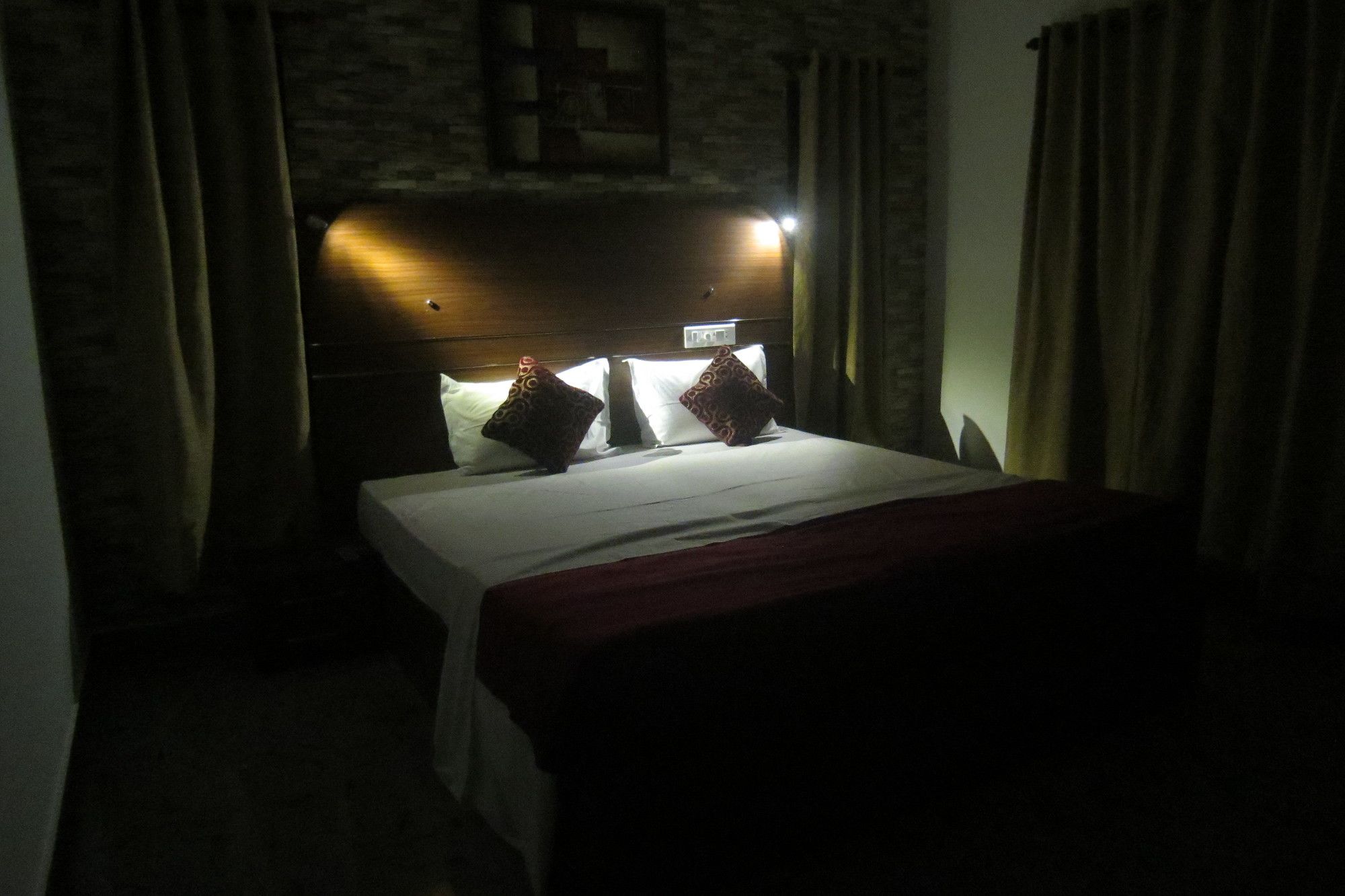 Фото Fortkochi Beach Inn