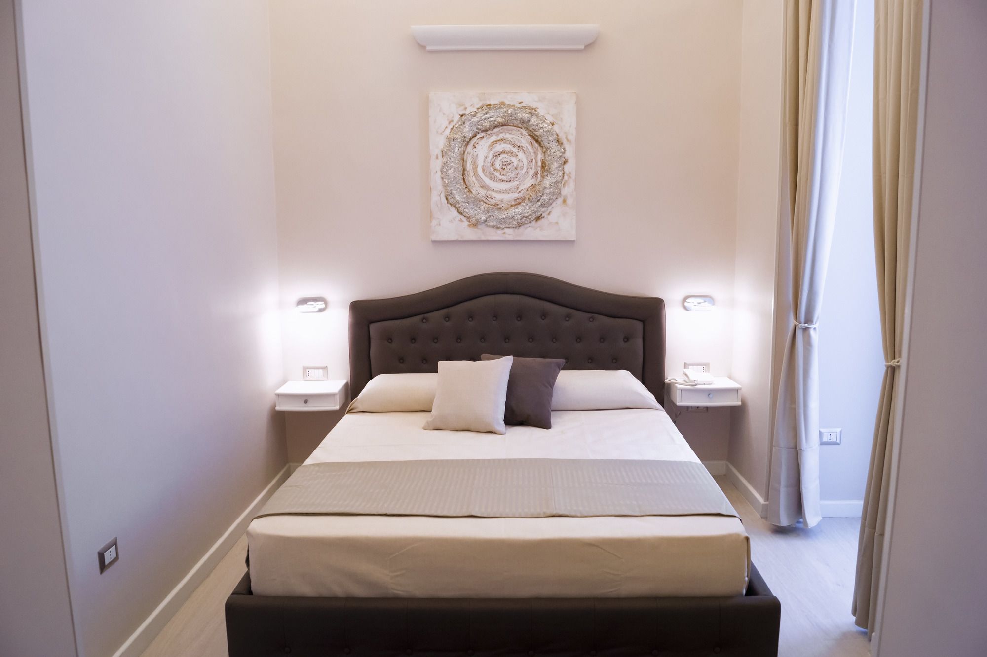 Фото Royal Rooms