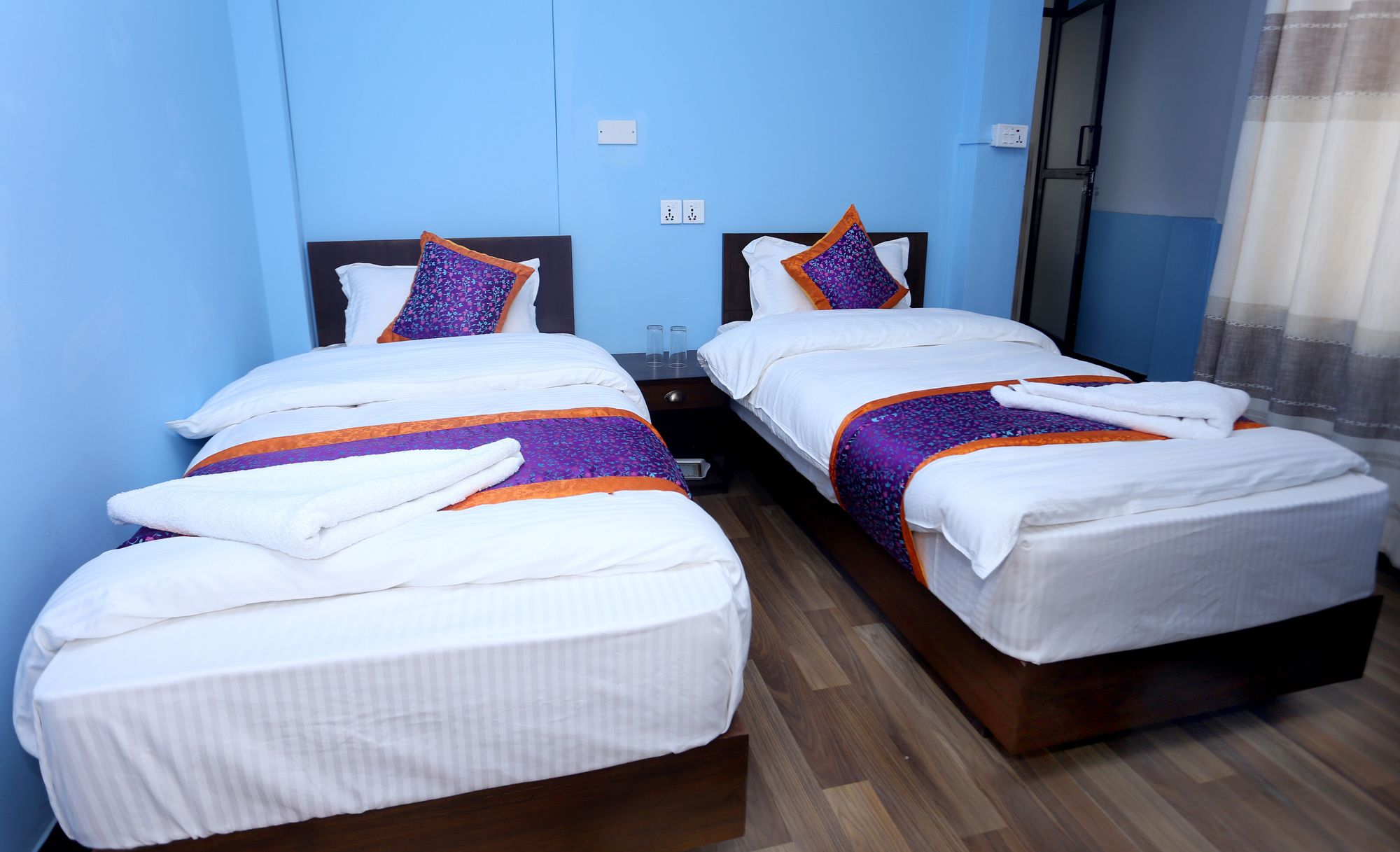 Фото Hotel Rising Home