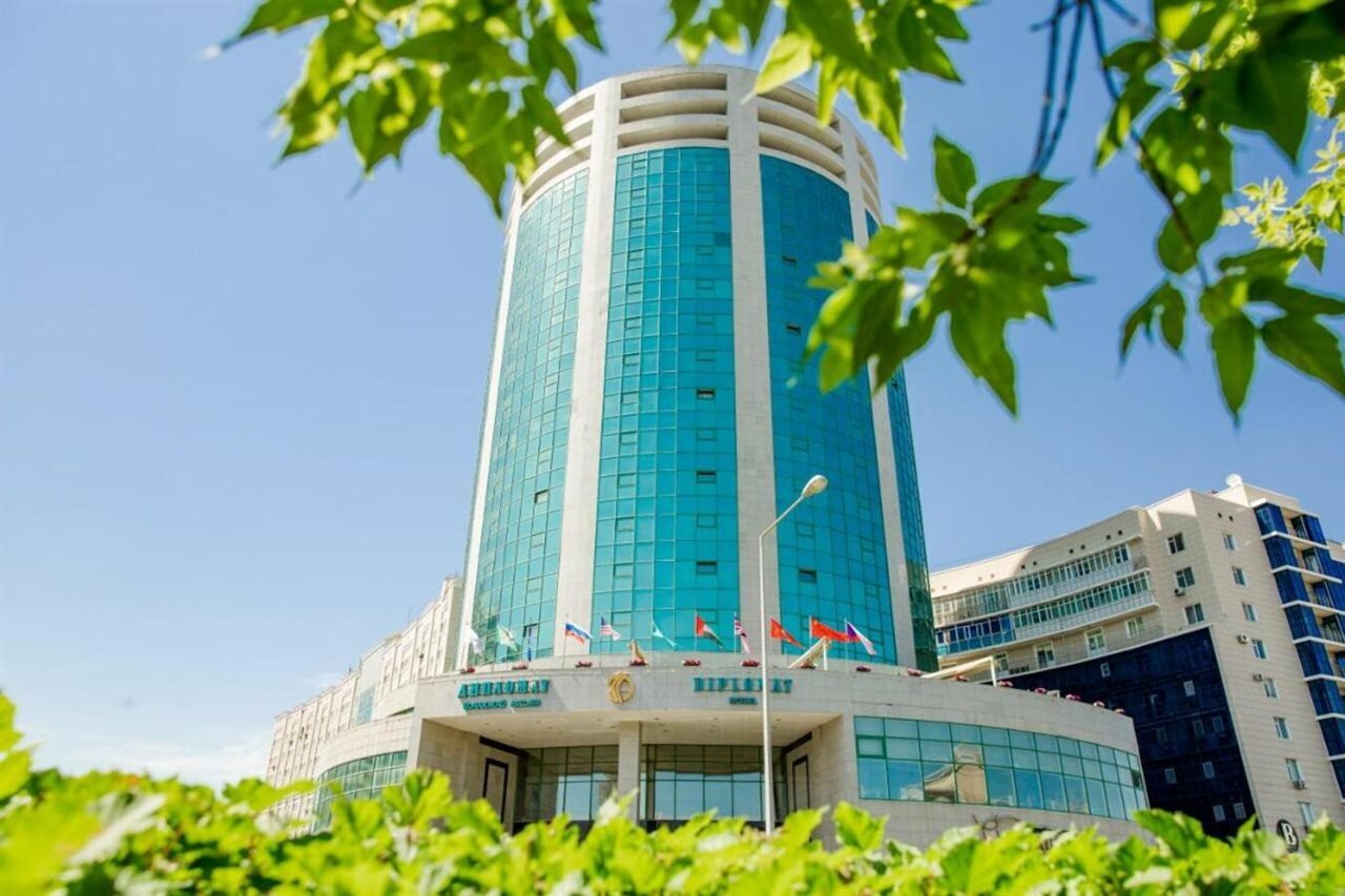 Фото Дипломат