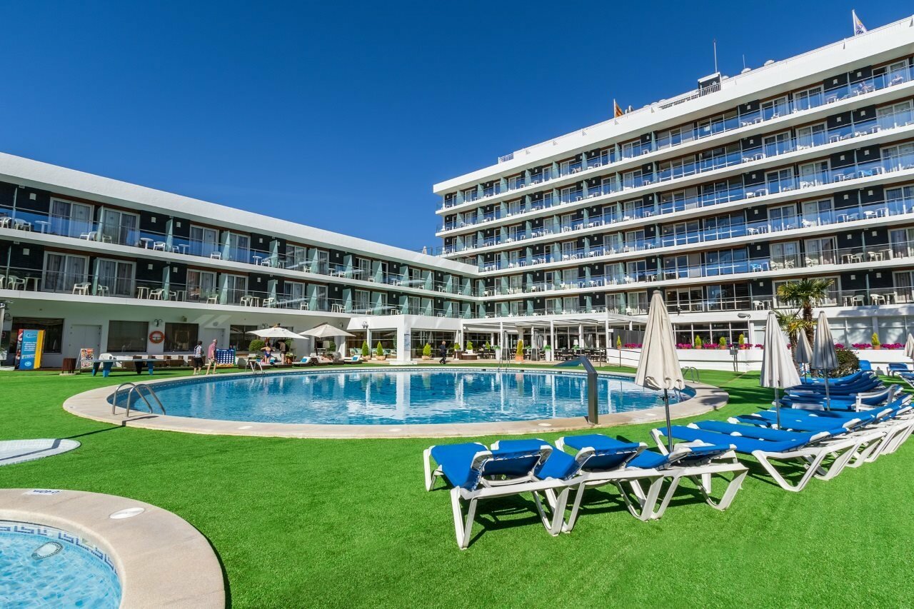 Фото отеля 1