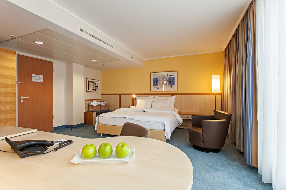 Фото Lindner Hotel Dom Residence