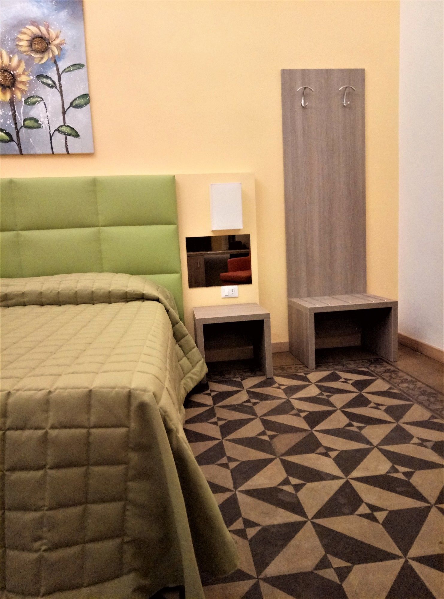 Фото Moonlight Hotel & Suites