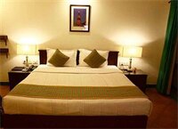 Фото Home@F37 Kailash Colony Metro