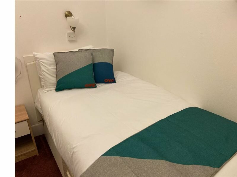 Фото Oyo Bourne Park Hotel