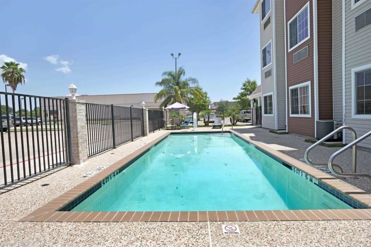 Фото Microtel Inn & Suites by Wyndham Houston