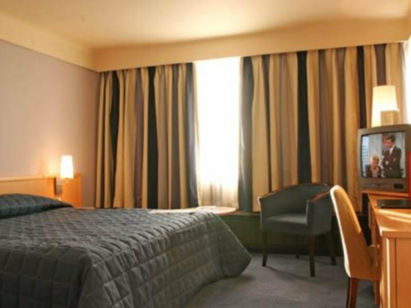 Фото отеля 2