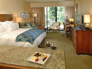 Гостиница Coronado Island Marriott Resort & SPA