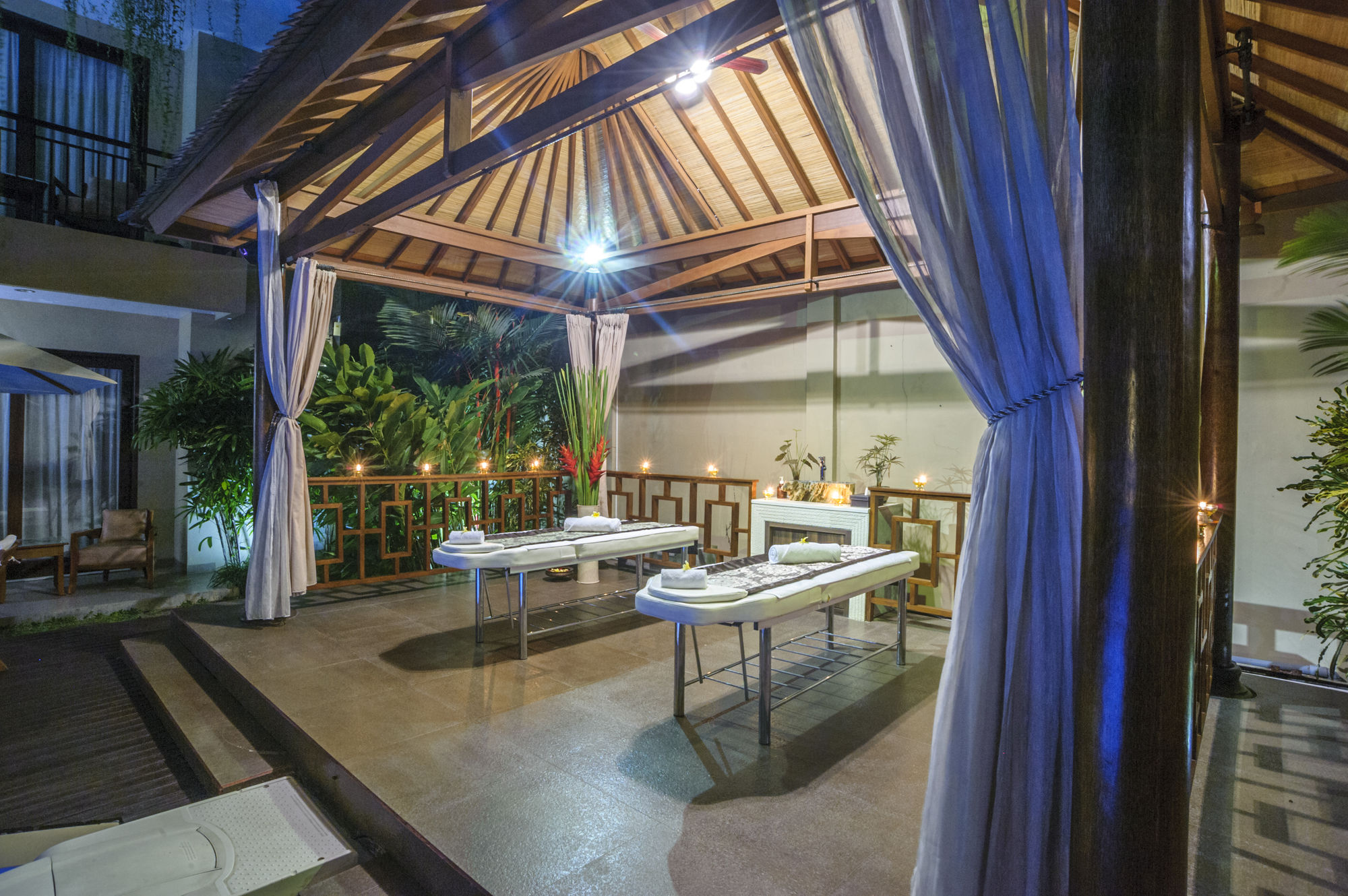 Фото D'Penjor Seminyak Hotel