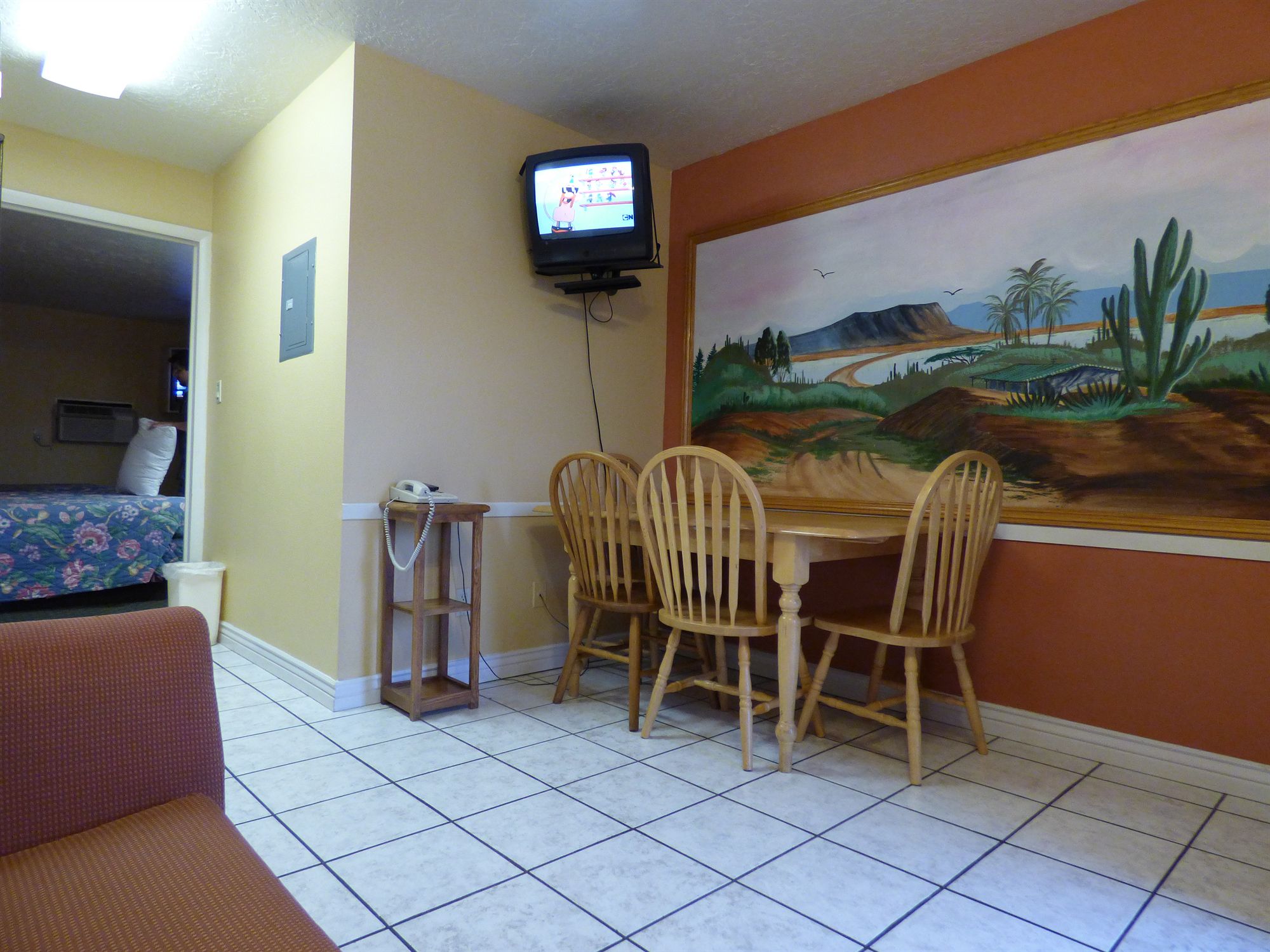 Фото Coronada Inn and Suites