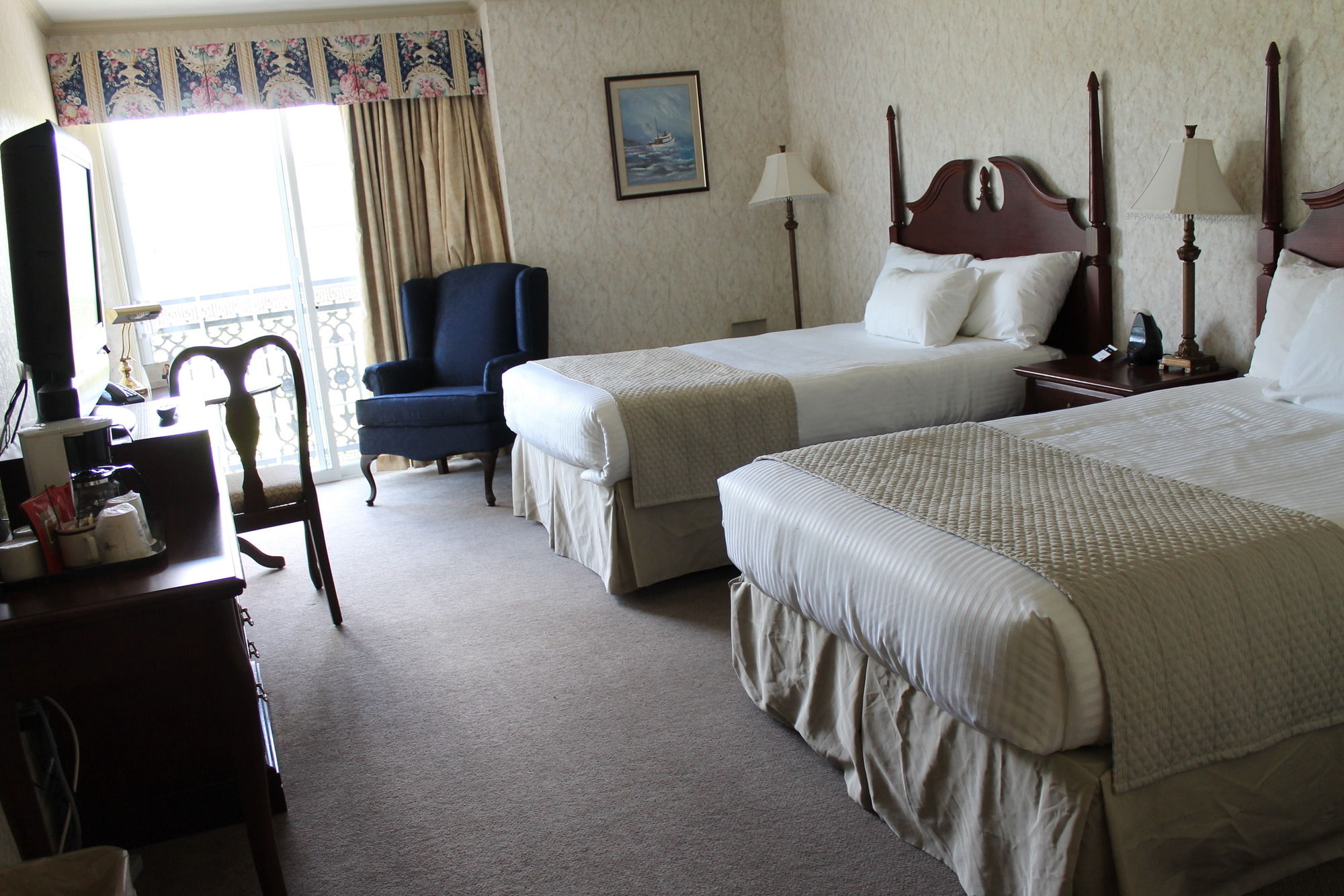 Фото Days Inn by Wyndham Edmundston