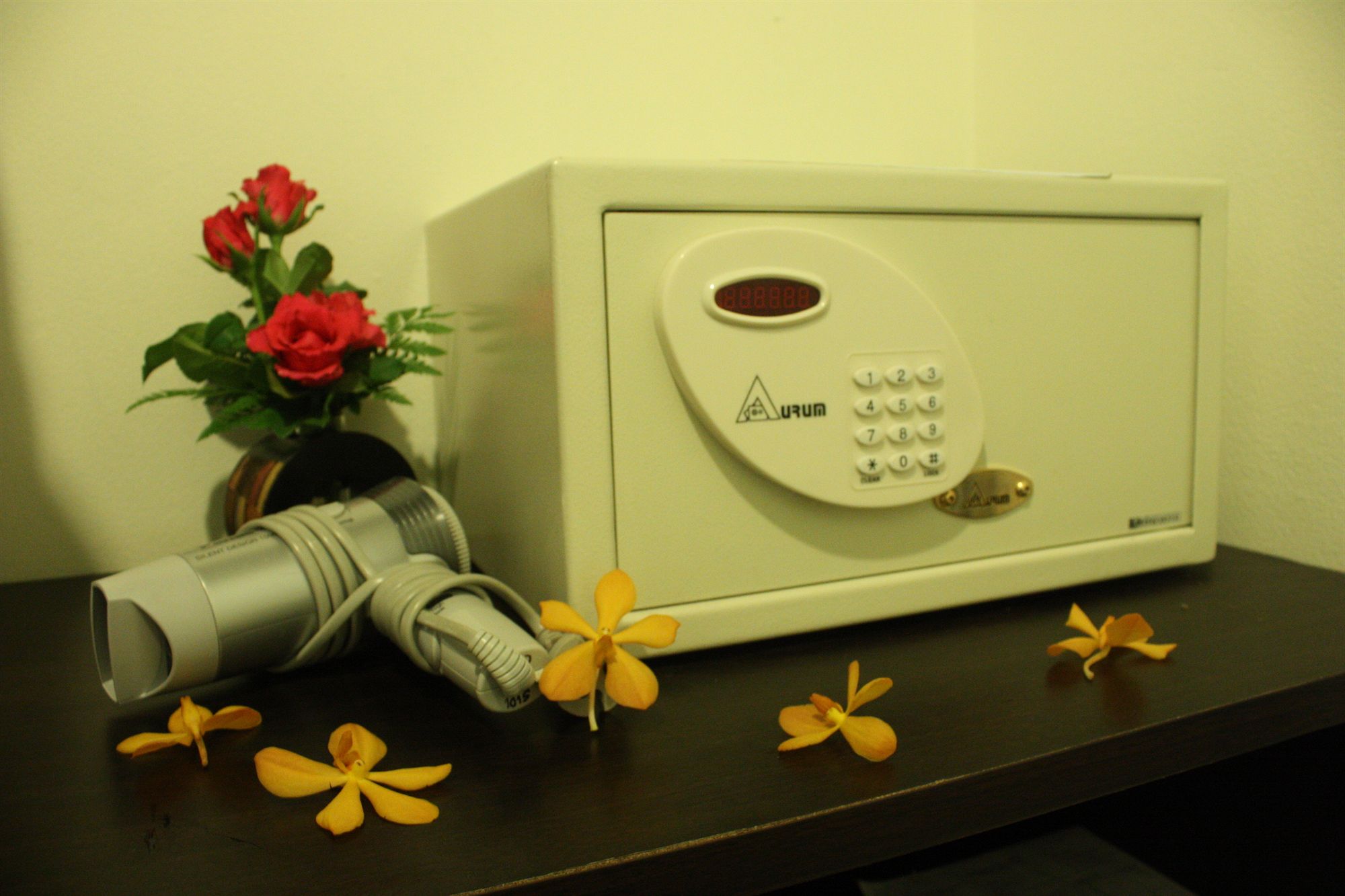 Фото The Color Living Hotel