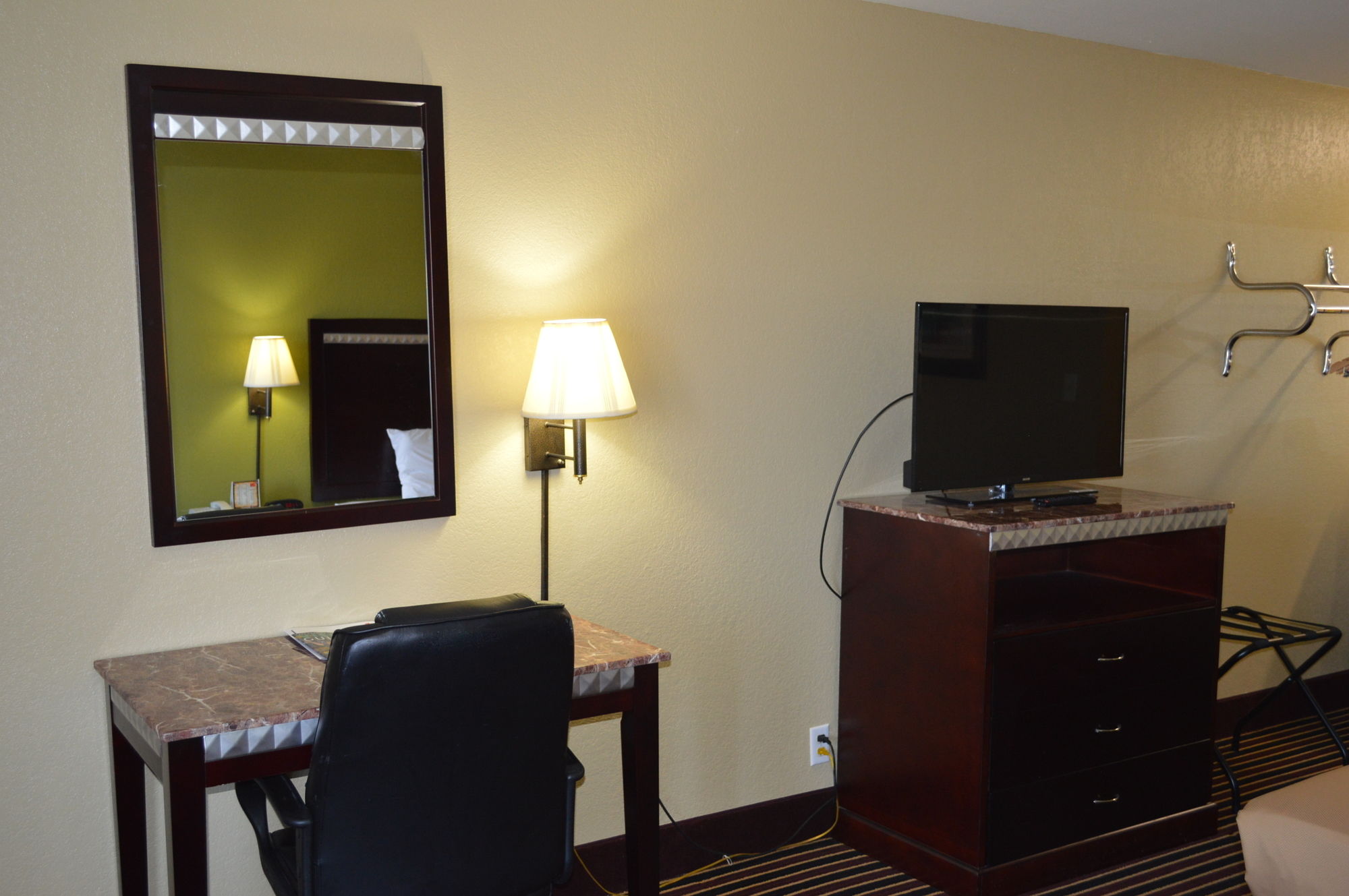 Фото Econo Lodge Lake Charles University Area