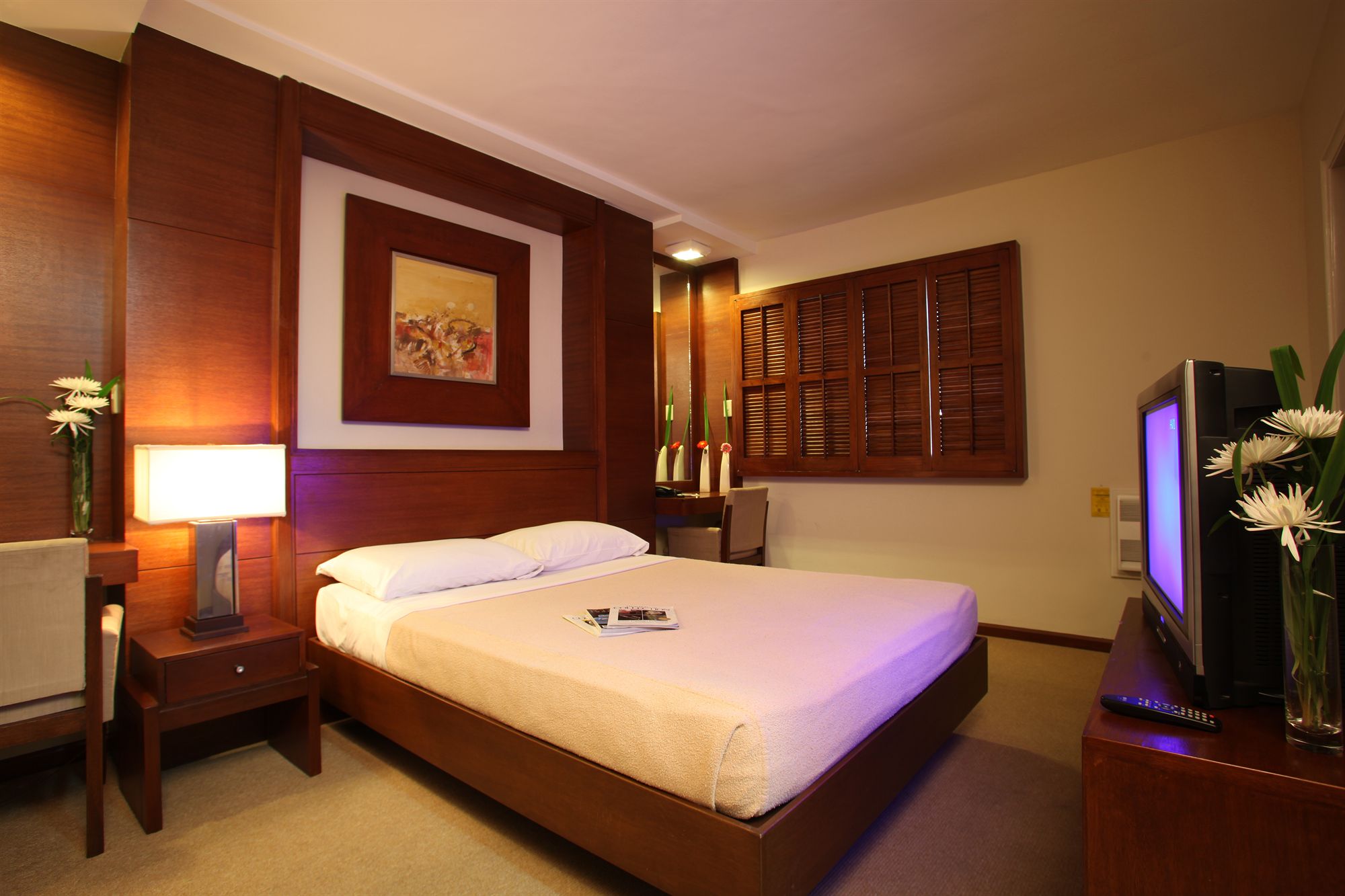 Фото Amorsolo Mansion