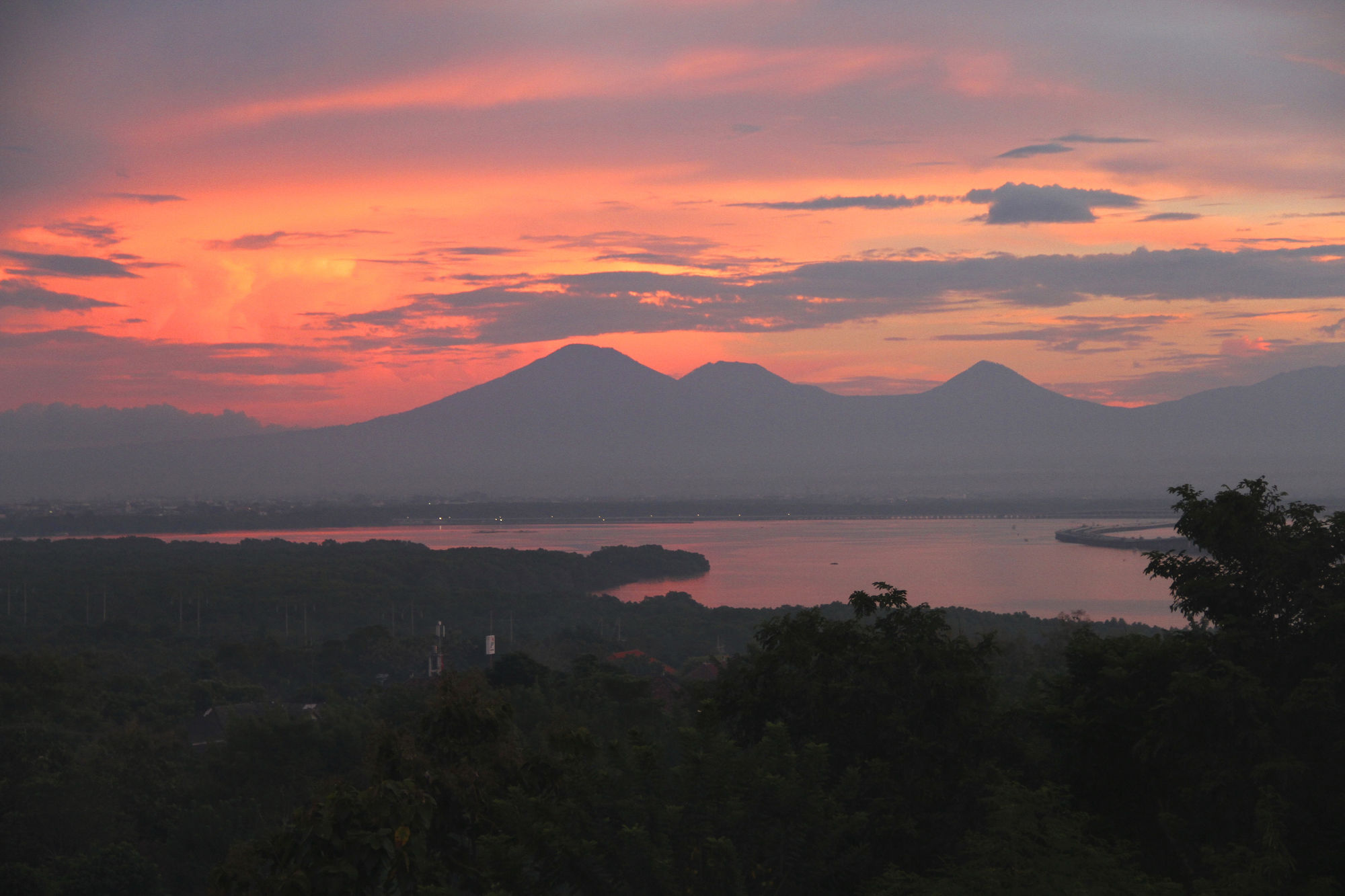 Фото Jimbaran Cliffs Private Pool Hotel & SPA